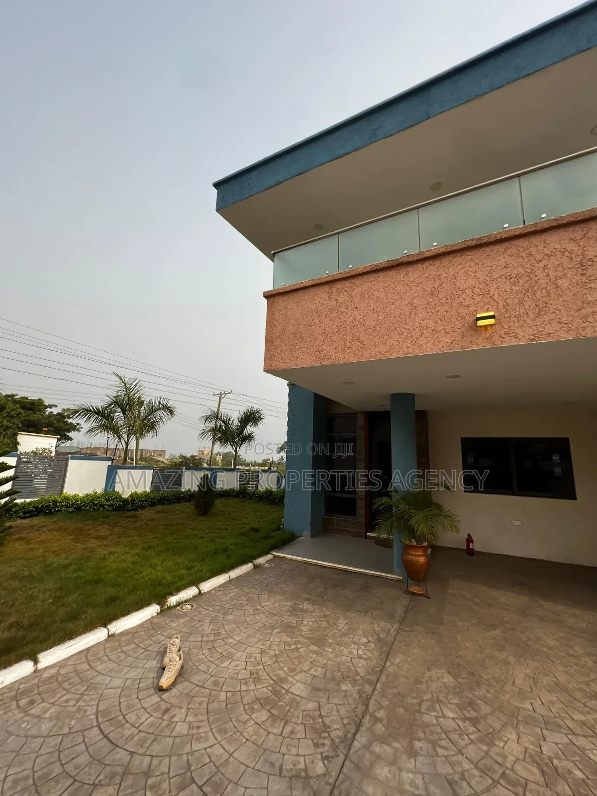 5bdrm House in Labone for sale