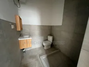 3bdrm Townhouse / Terrace in Ab Richie Properties, West Legon for rent