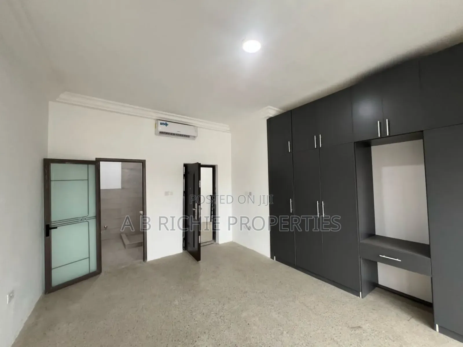 3bdrm Townhouse / Terrace in Ab Richie Properties, West Legon for rent