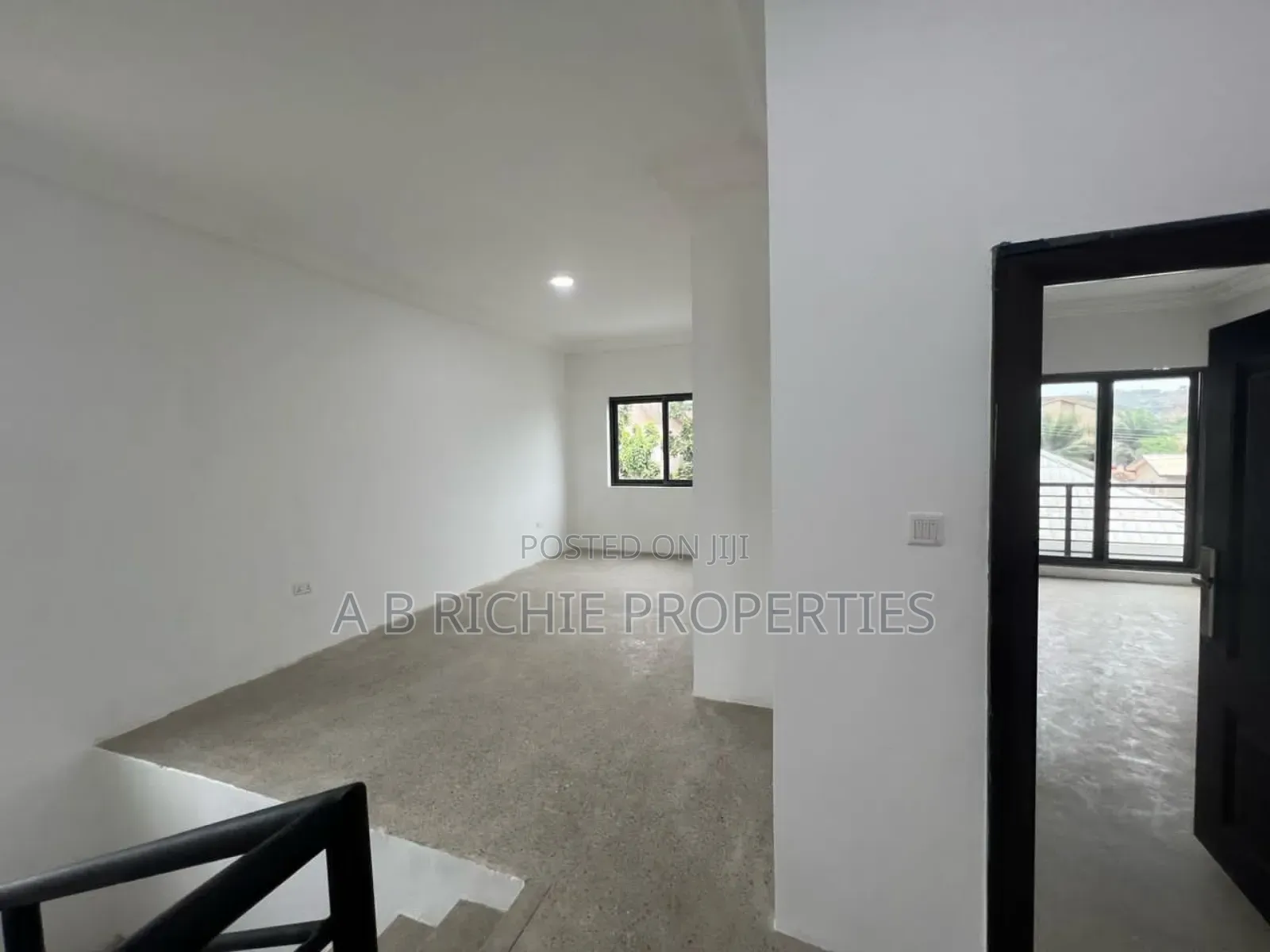 3bdrm Townhouse / Terrace in Ab Richie Properties, West Legon for rent