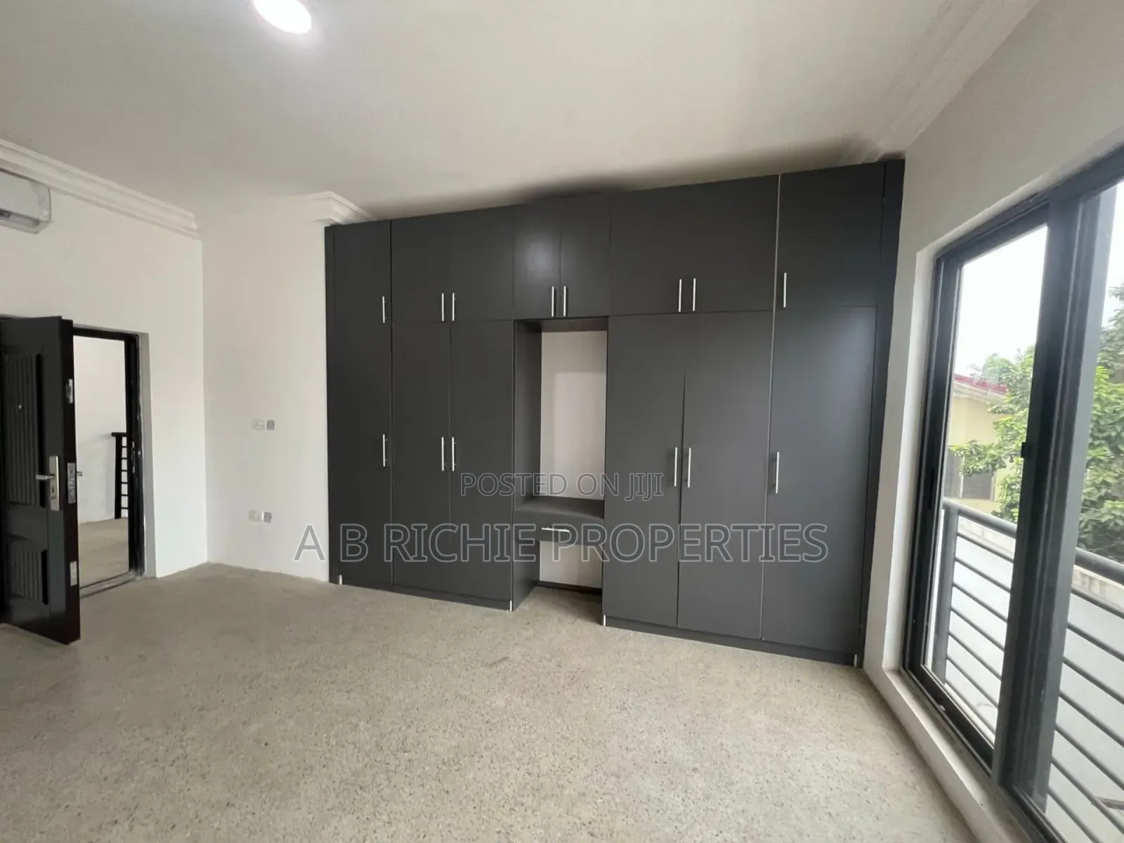 3bdrm Townhouse / Terrace in Ab Richie Properties, West Legon for rent
