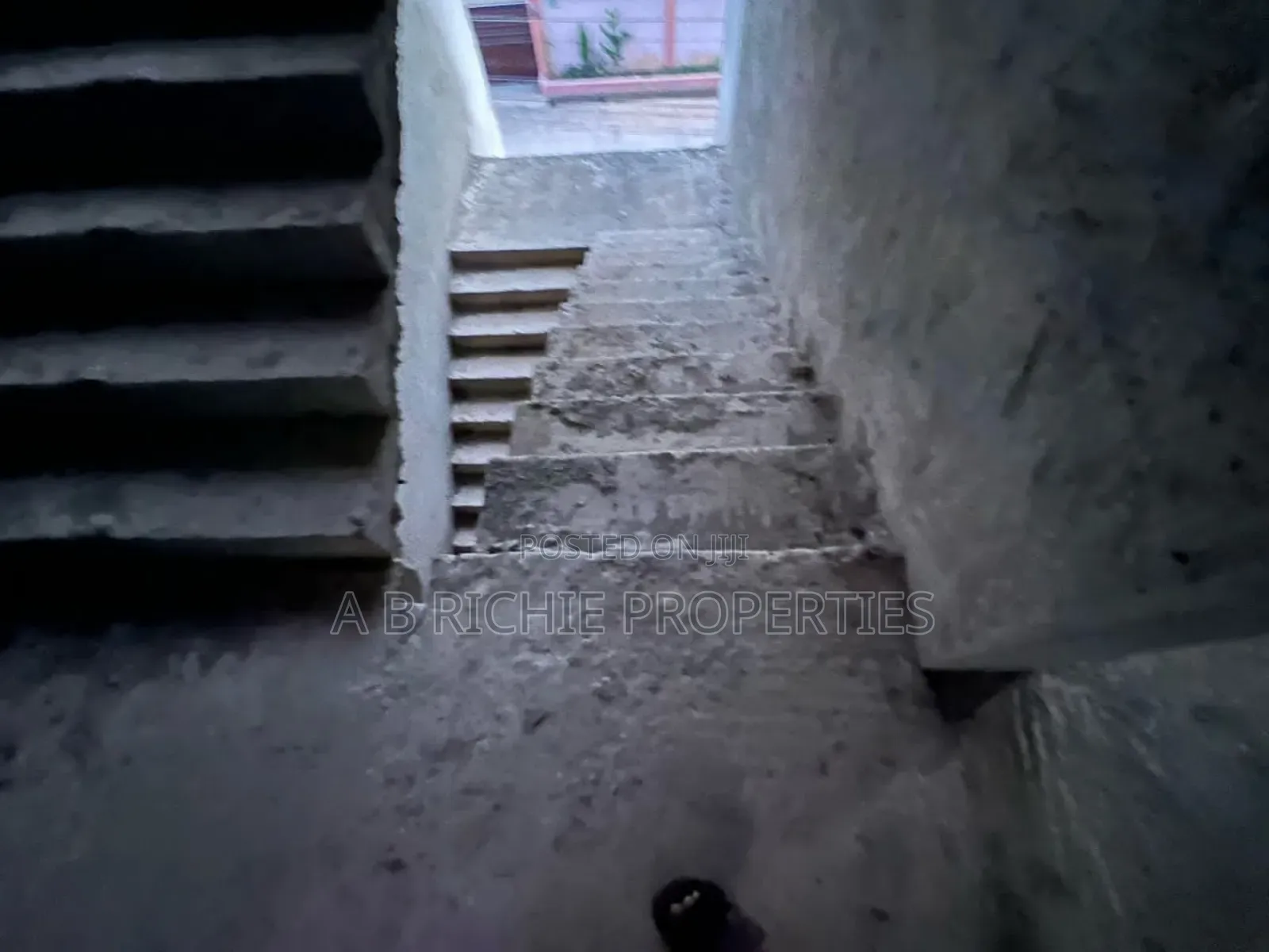 6bdrm Mansion in Ab Richie Properties, West Legon for sale