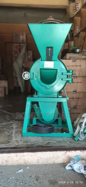 A Grinding Disk Mill Machine With 15hp Electric Copper Motor