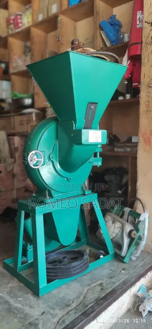 A Grinding Disk Mill Machine With 15hp Electric Copper Motor