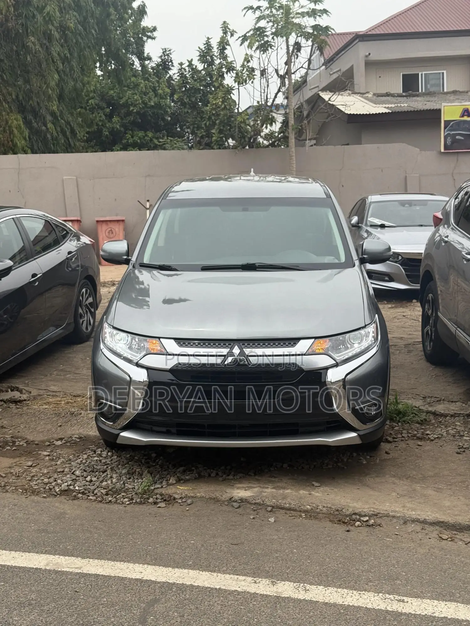 Mitsubishi Outlander SE FWD 2018 Gray
