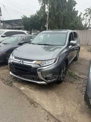 Mitsubishi Outlander SE FWD 2018 Gray