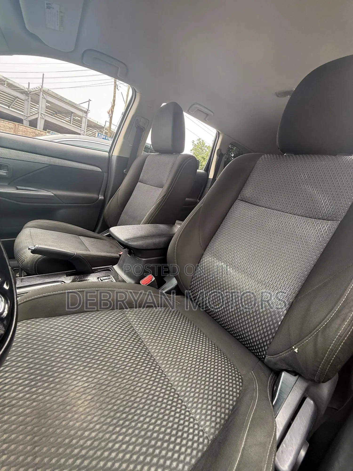Mitsubishi Outlander SE FWD 2018 Gray