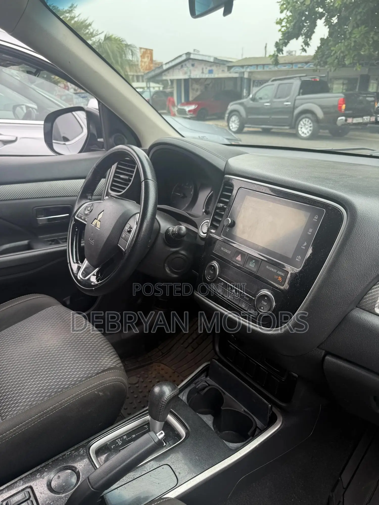 Mitsubishi Outlander SE FWD 2018 Gray