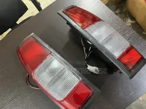 Nissan Hardbody Tail Light