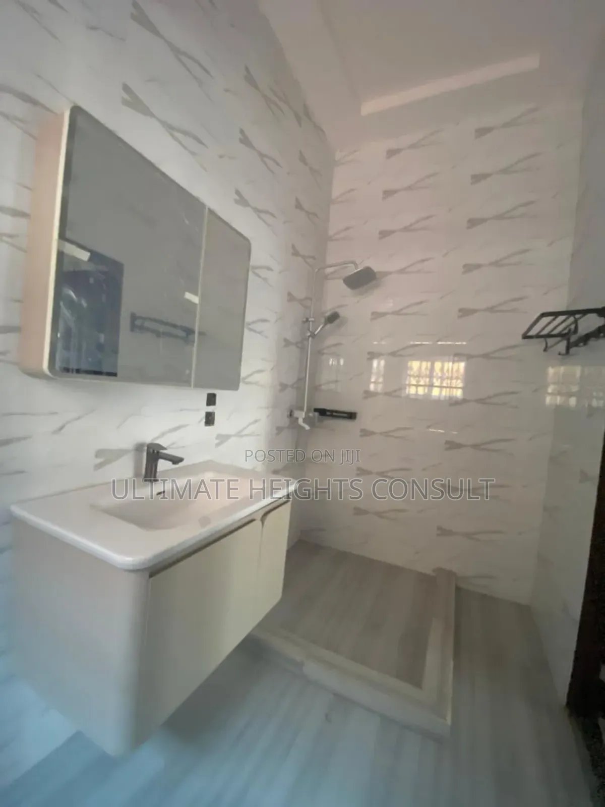 4bdrm House in Israel Achimota for sale