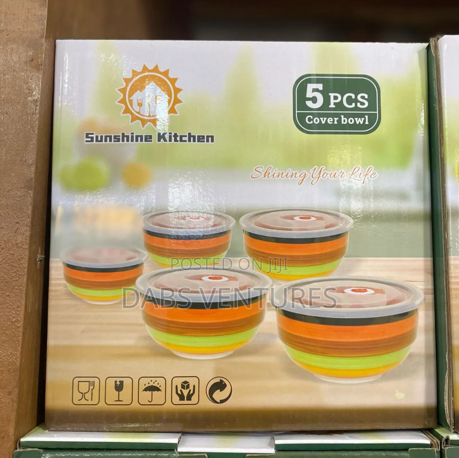 5 Pieces of Bowls With Covers