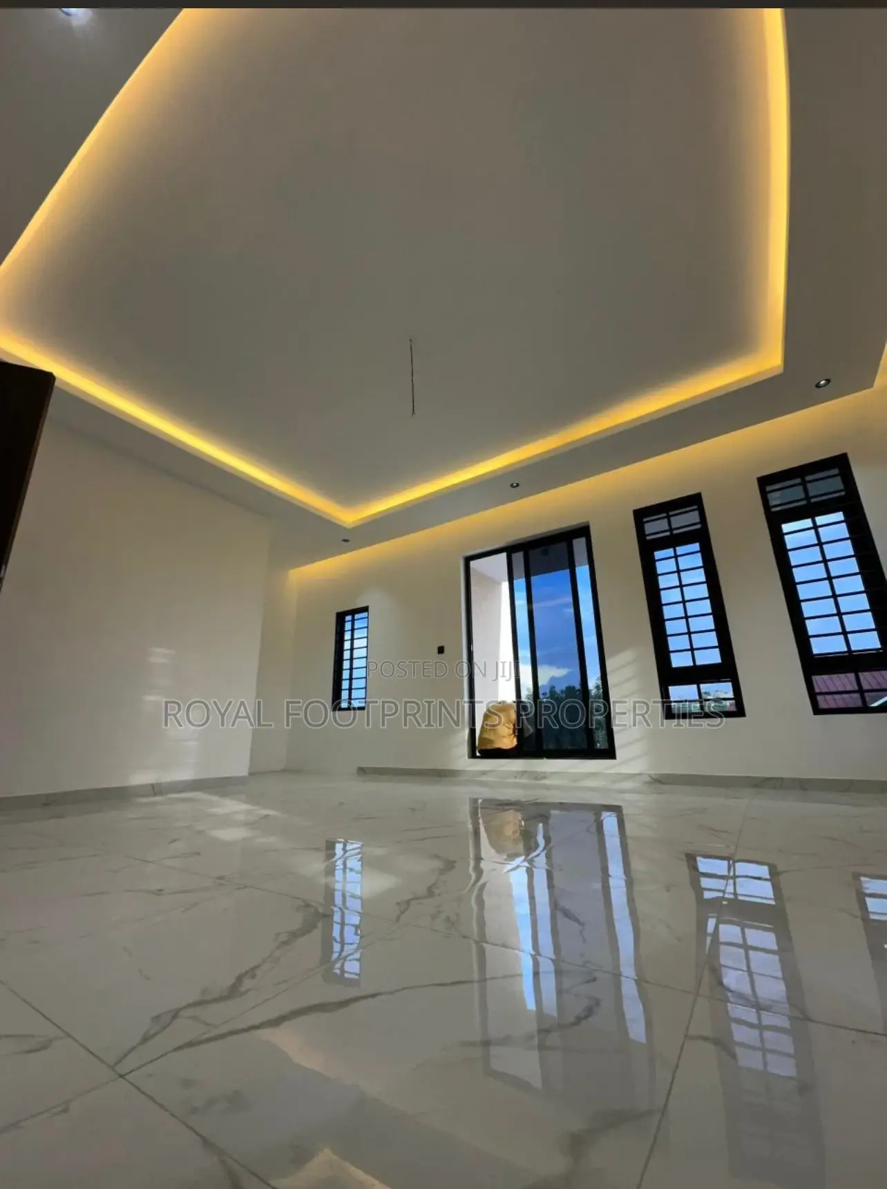 3bdrm House in Luxelooks Properties, East Legon for sale