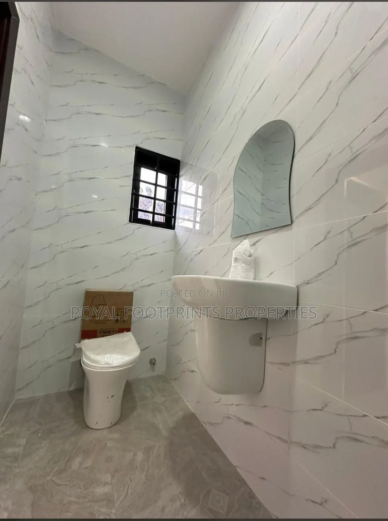 3bdrm House in Luxelooks Properties, East Legon for sale