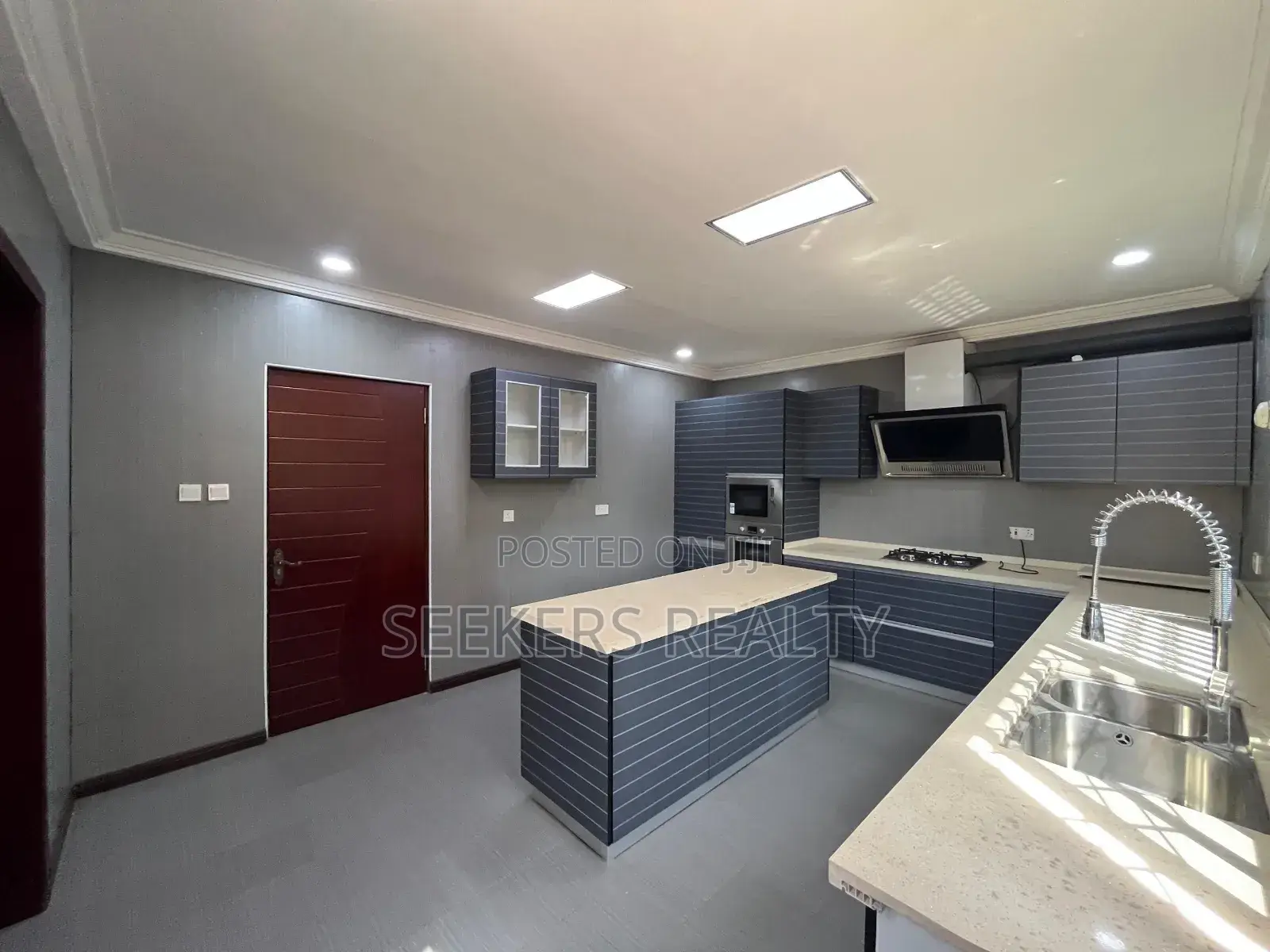 5bdrm House in Seekers Realty, Adjiriganor for rent