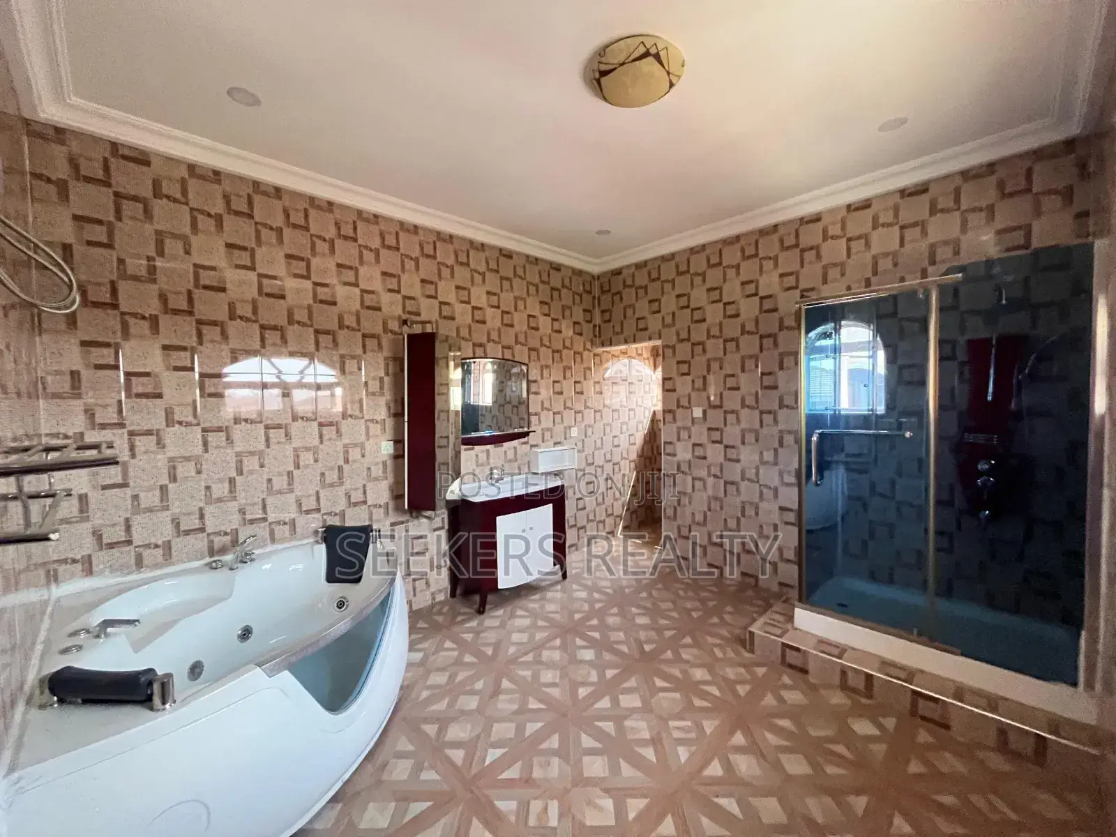 5bdrm House in Seekers Realty, Adjiriganor for rent