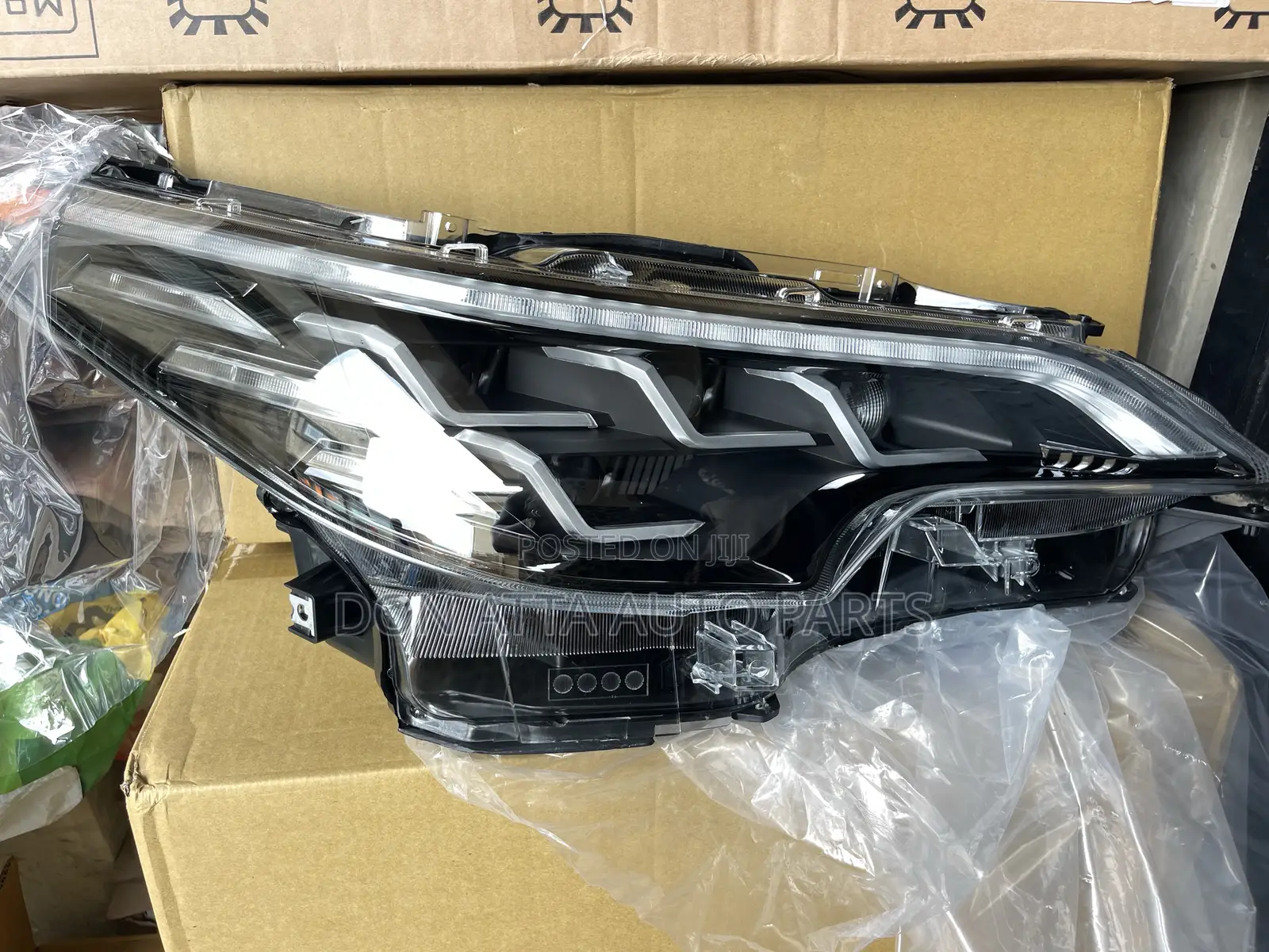 Toyota Fortuner 2016-18 Spec Head Light