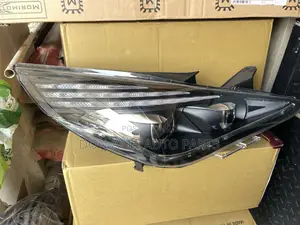 Hyundai Sonata 2012 Spec Head Light