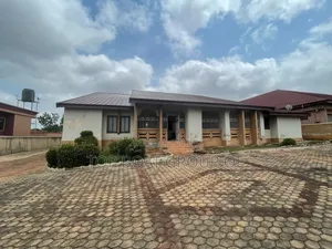 7bdrm House in Kwadaso - Top-Boat, Kumasi Metropolitan for sale