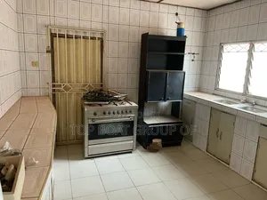 7bdrm House in Kwadaso - Top-Boat, Kumasi Metropolitan for sale
