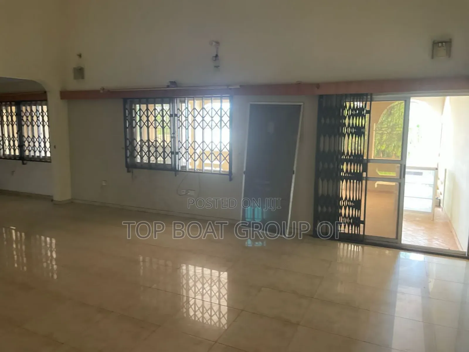 7bdrm House in Kwadaso - Top-Boat, Kumasi Metropolitan for sale