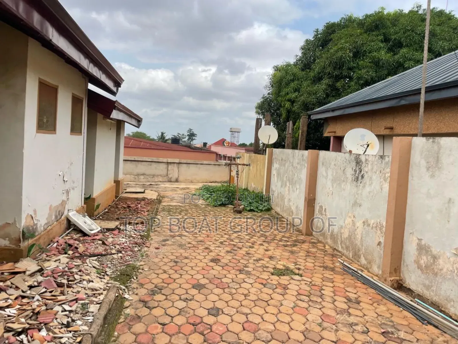 7bdrm House in Kwadaso - Top-Boat, Kumasi Metropolitan for sale