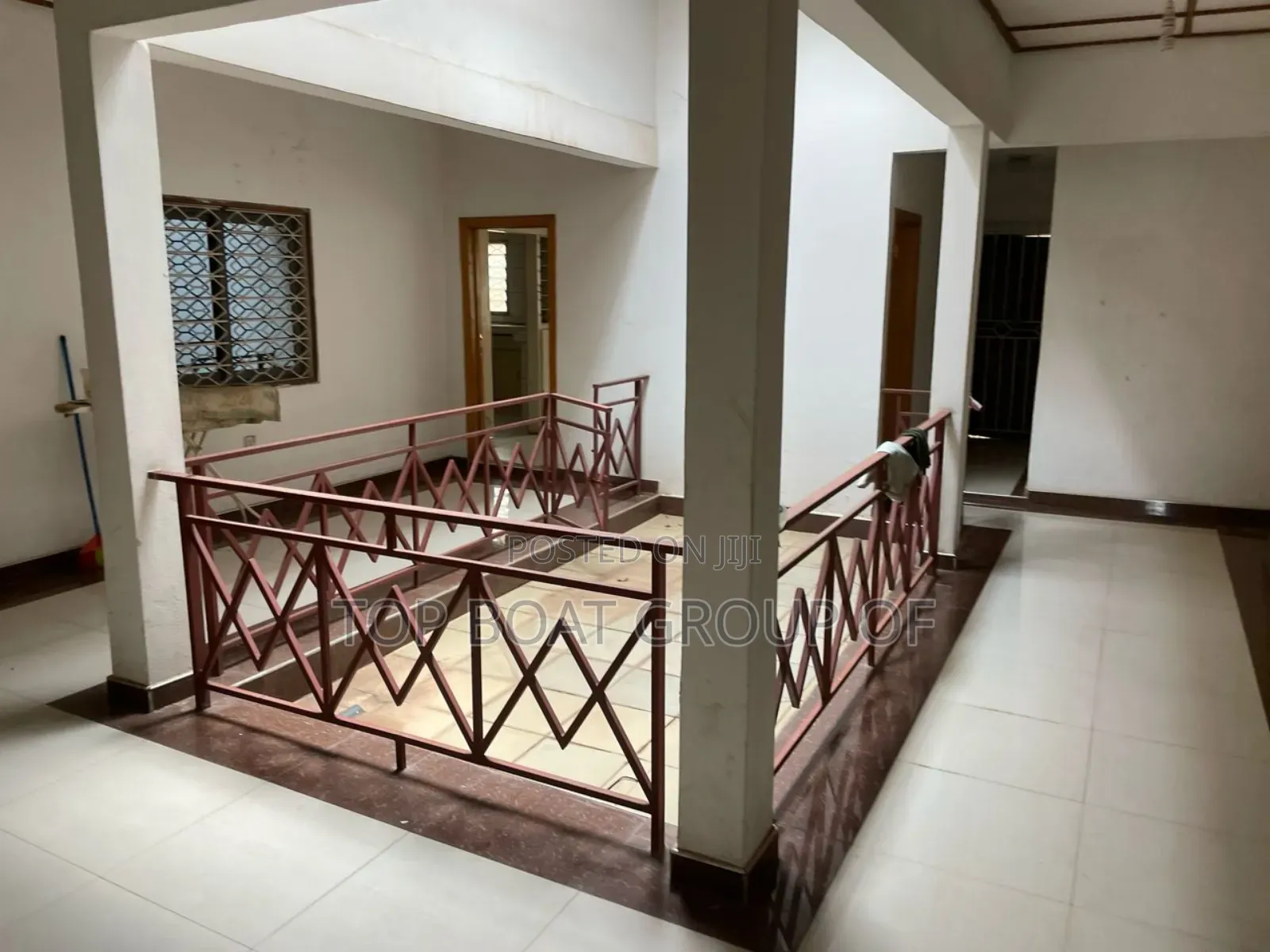 7bdrm House in Kwadaso - Top-Boat, Kumasi Metropolitan for sale