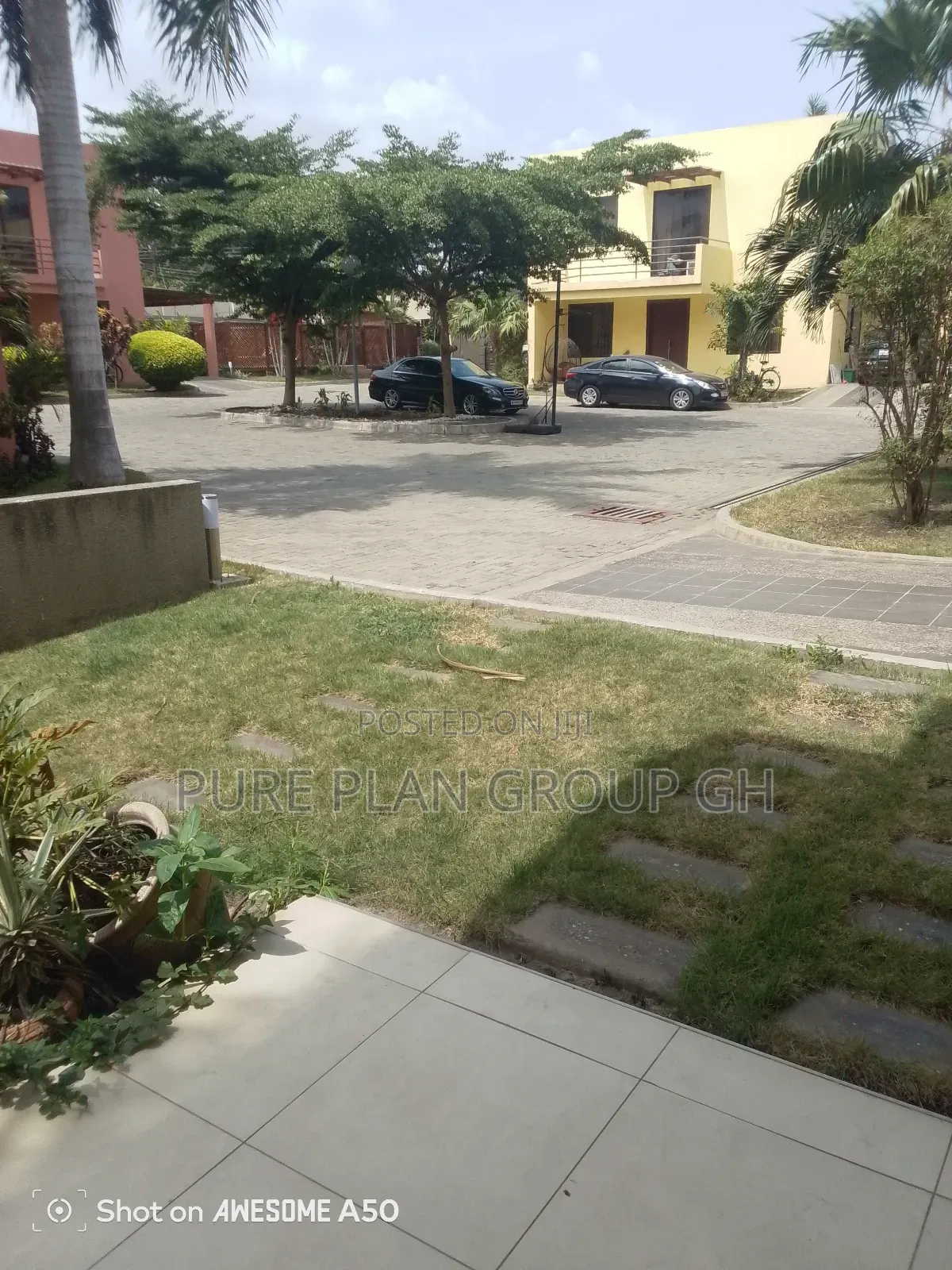 4bdrm Townhouse / Terrace in Abelenkpe, Lincoln School Area for rent