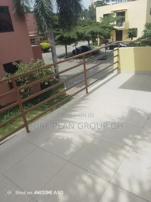 4bdrm Townhouse / Terrace in Abelenkpe, Lincoln School Area for rent