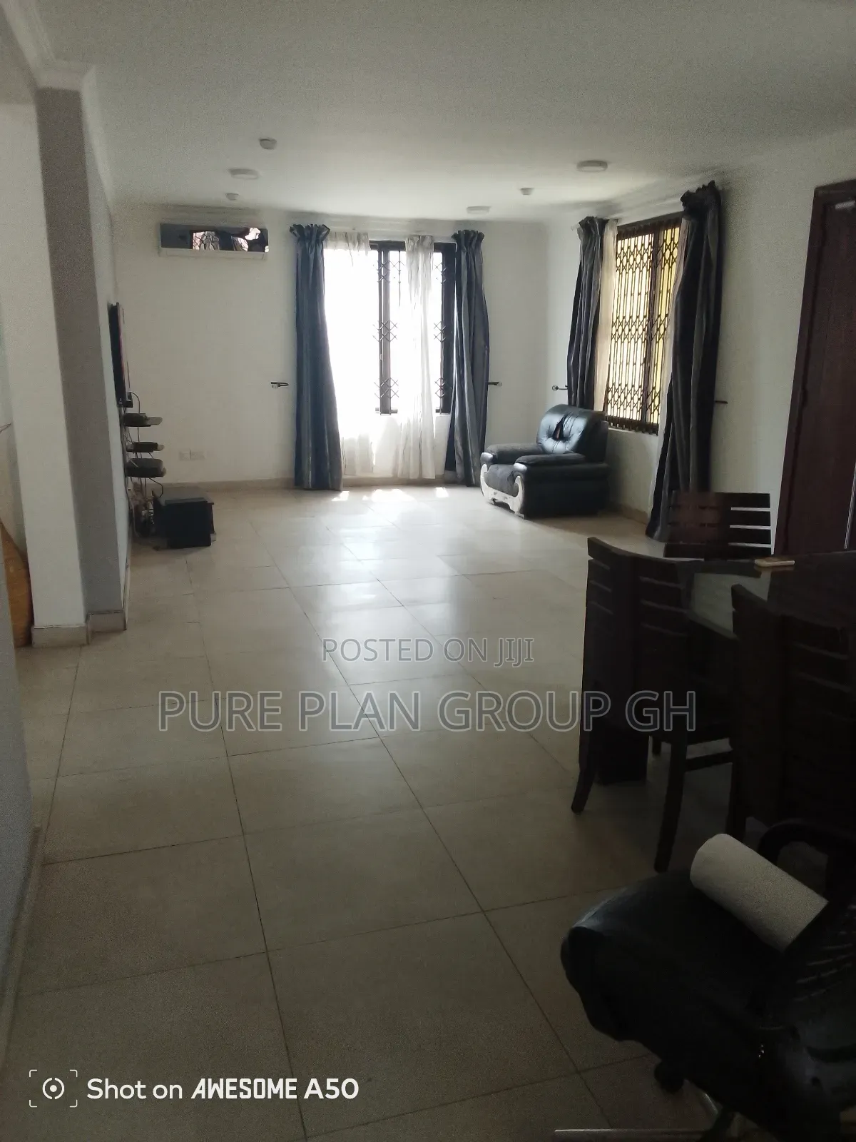 4bdrm Townhouse / Terrace in Abelenkpe, Lincoln School Area for rent