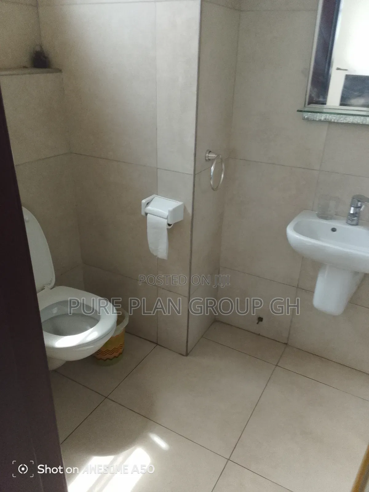 4bdrm Townhouse / Terrace in Abelenkpe, Lincoln School Area for rent