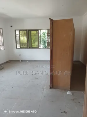 5bdrm Townhouse / Terrace in Dzorwulu for rent