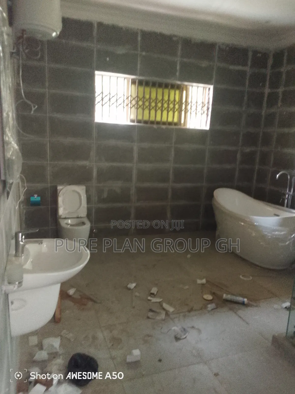 5bdrm Townhouse / Terrace in Dzorwulu for rent
