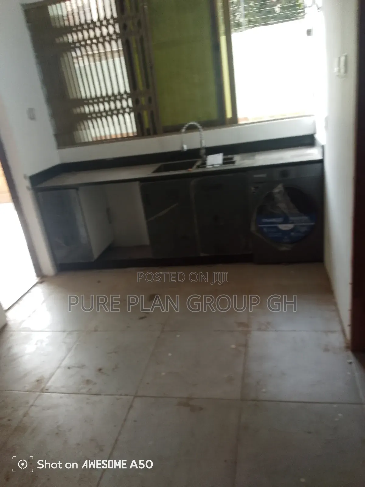 5bdrm Townhouse / Terrace in Dzorwulu for rent