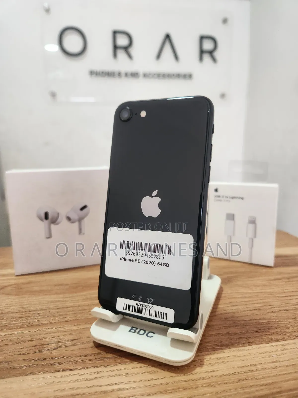 Apple iPhone SE (2020) 64 GB Black