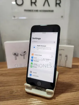 Apple iPhone SE (2020) 64 GB Black