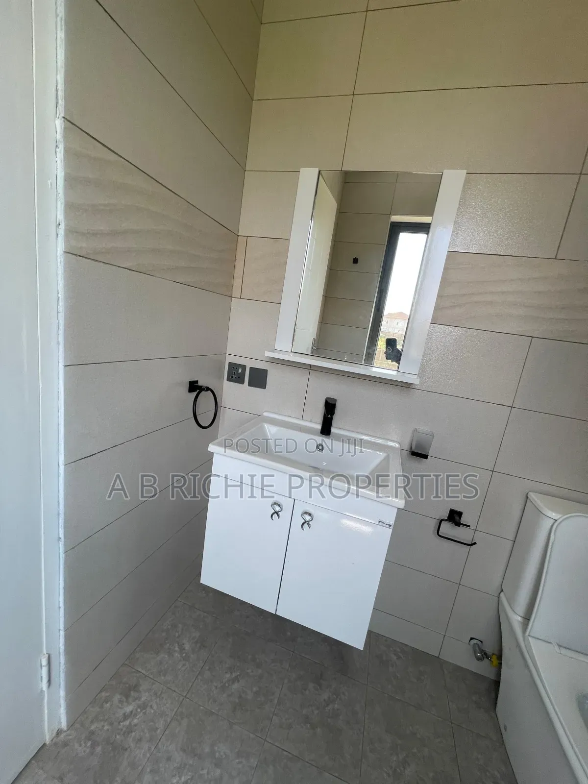 4bdrm House in Ab Richie Properties, Tseaddo for rent
