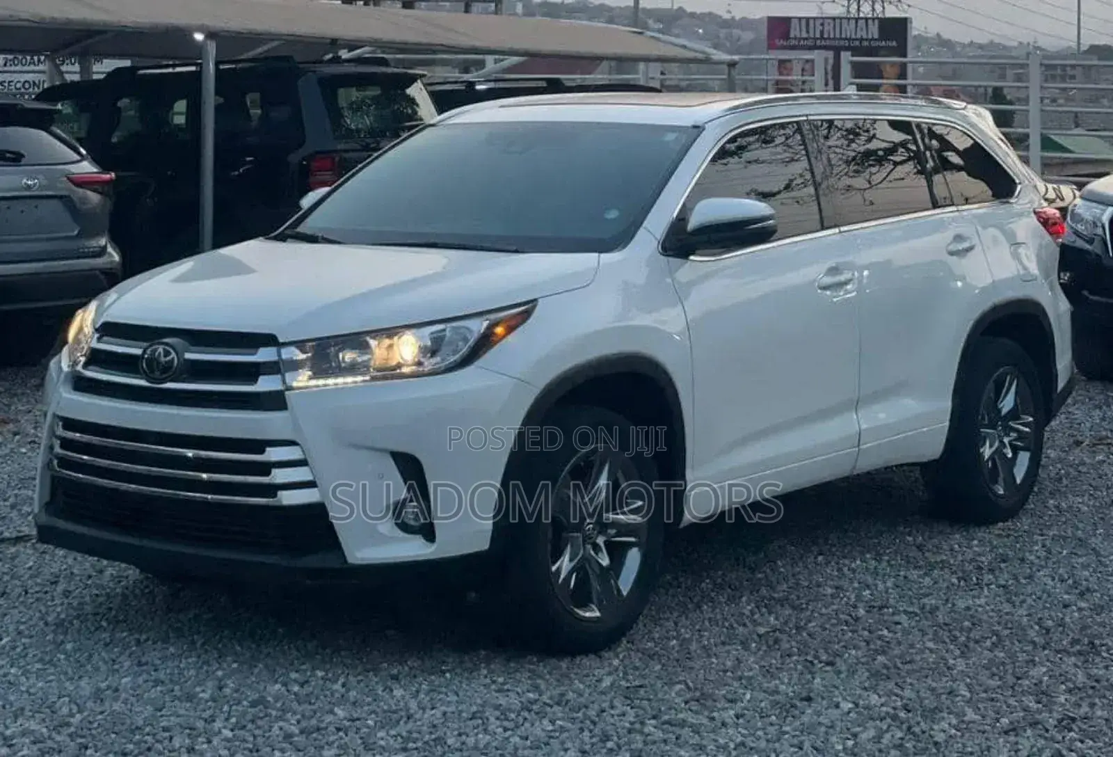 Toyota Highlander LE 2019 White