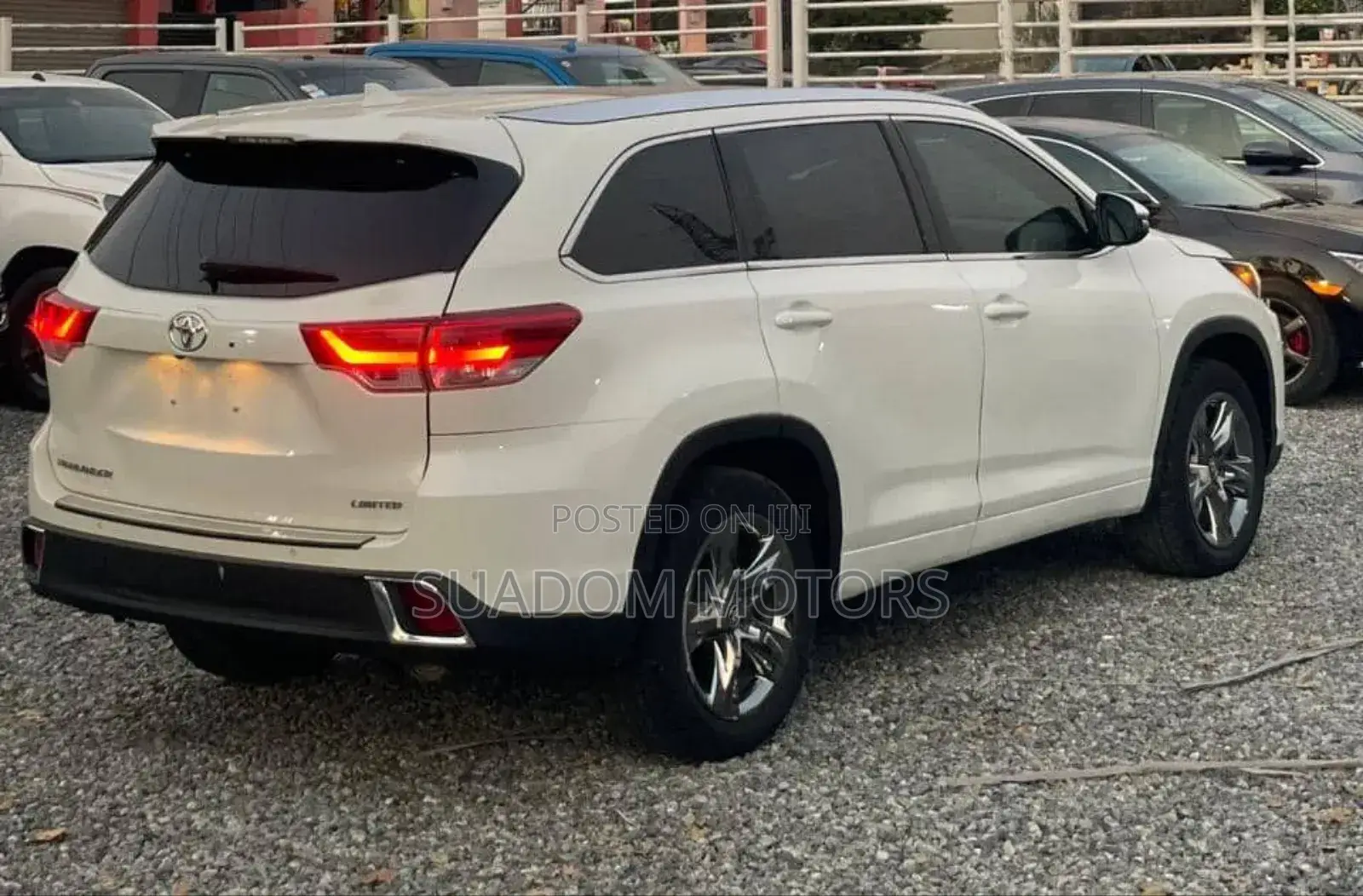 Toyota Highlander LE 2019 White