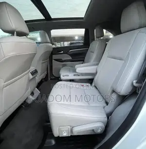 Toyota Highlander LE 2019 White
