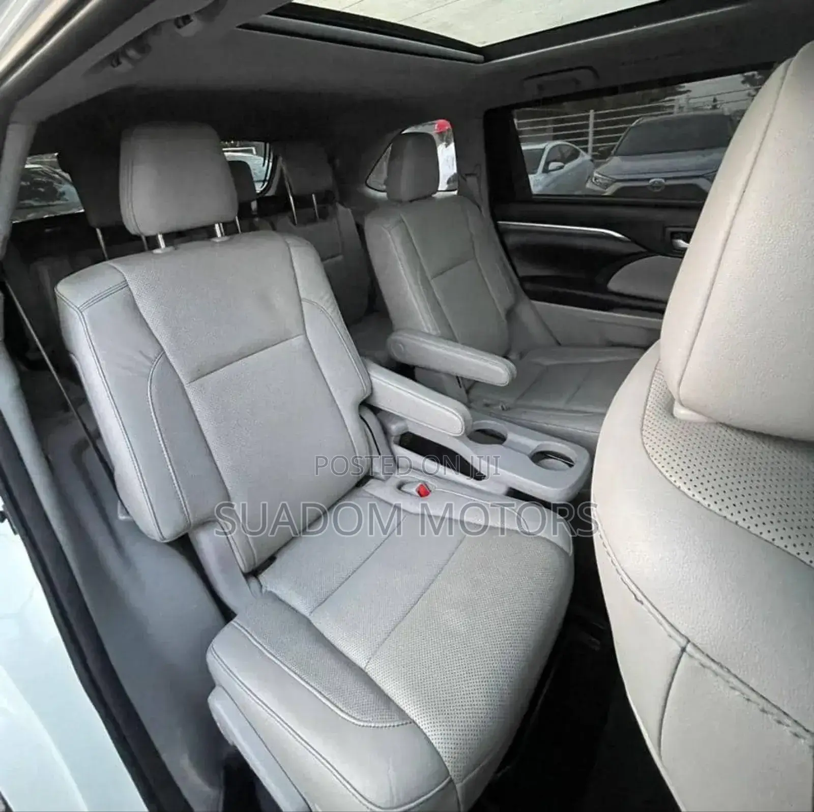 Toyota Highlander LE 2019 White