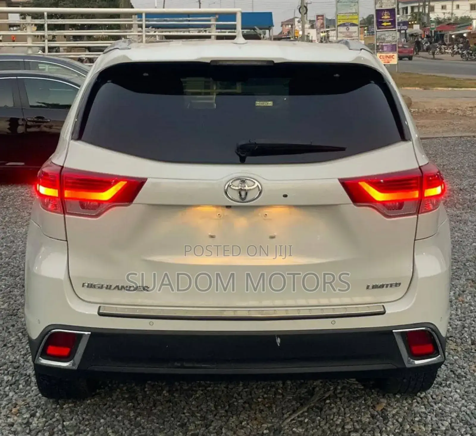 Toyota Highlander LE 2019 White