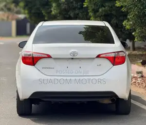 Toyota Corolla LE 4dr Sedan (1.8L 4cyl CVT) 2015 White