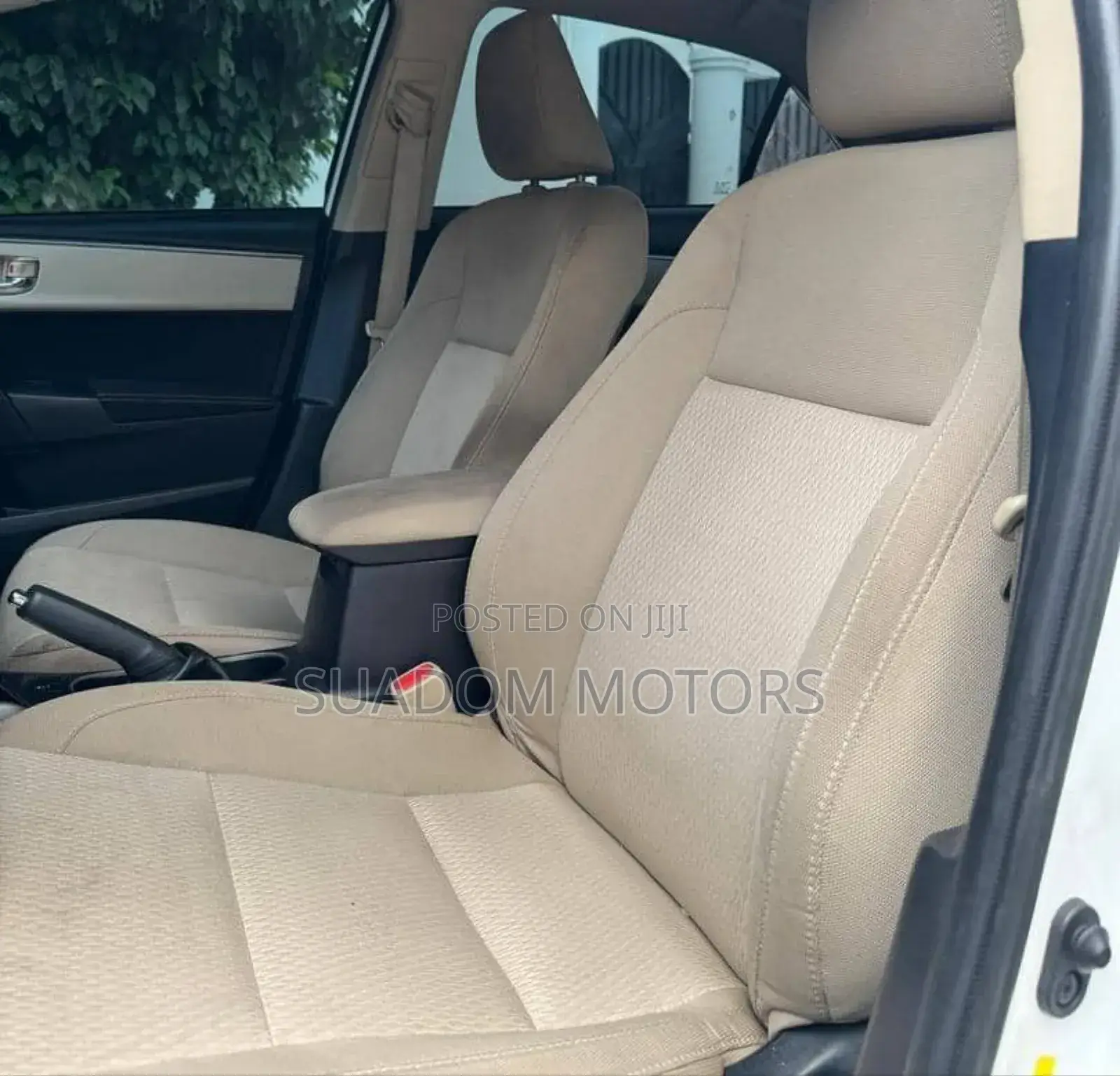 Toyota Corolla LE 4dr Sedan (1.8L 4cyl CVT) 2015 White