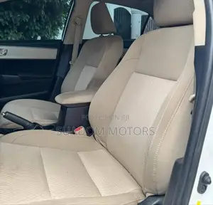 Toyota Corolla LE 4dr Sedan (1.8L 4cyl CVT) 2015 White