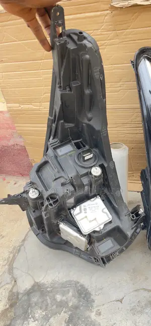 Cadillac Xt5 2025 Headlight Right Side Available