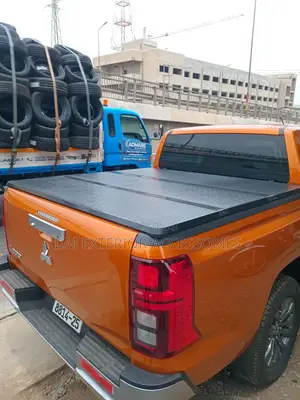 L200 Bed/Bucket Cover Tri Fold Hard Cover Pick-Up