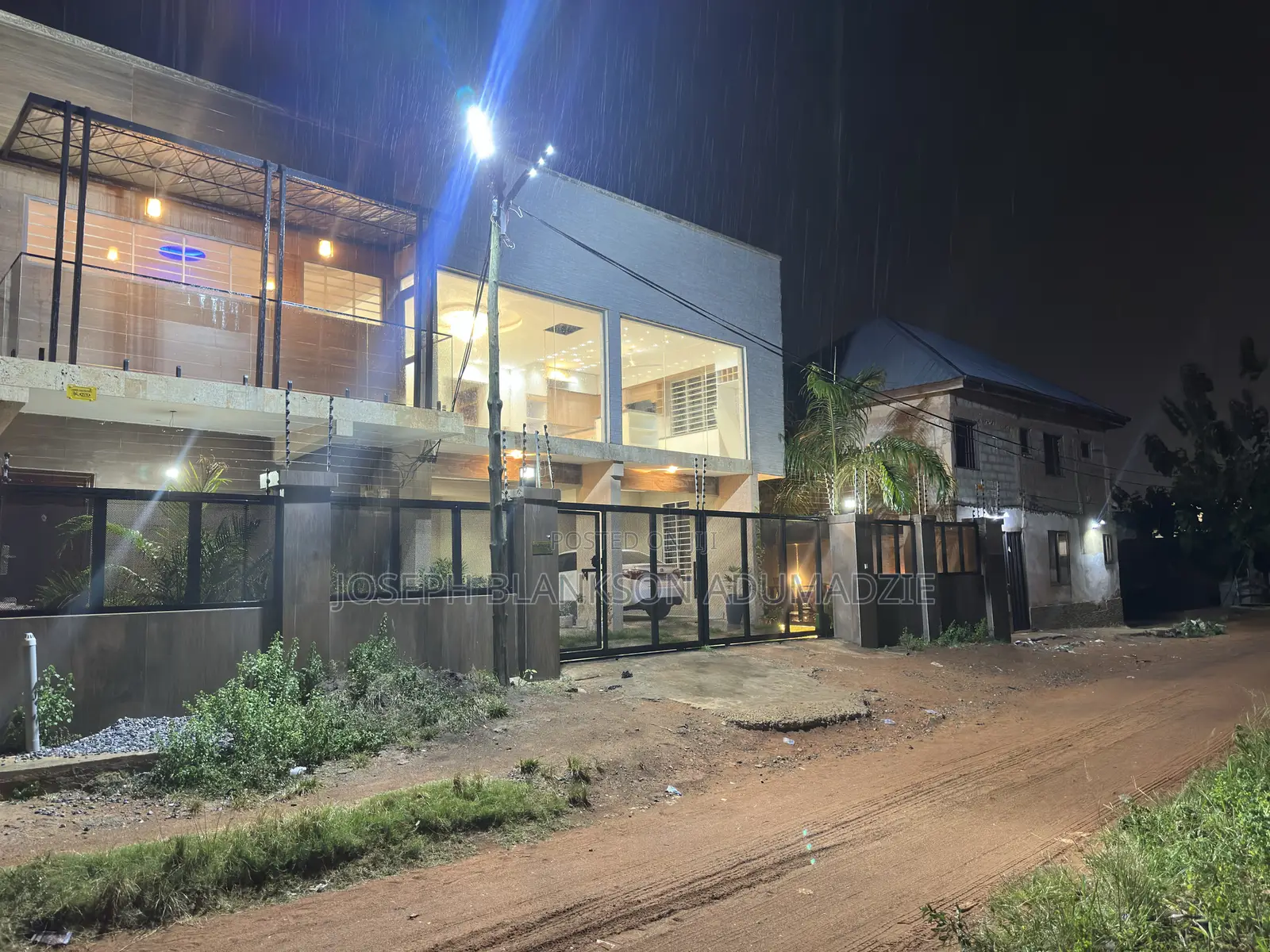 4bdrm House in Anne Estate, Oyarifa Mall Area for sale
