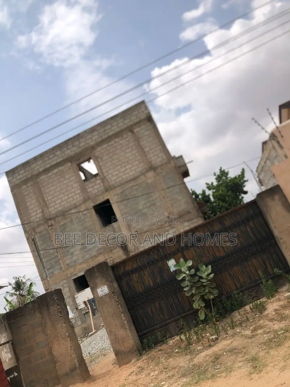 10bdrm Apartment in Bee Decor & Homes, Adenta for sale