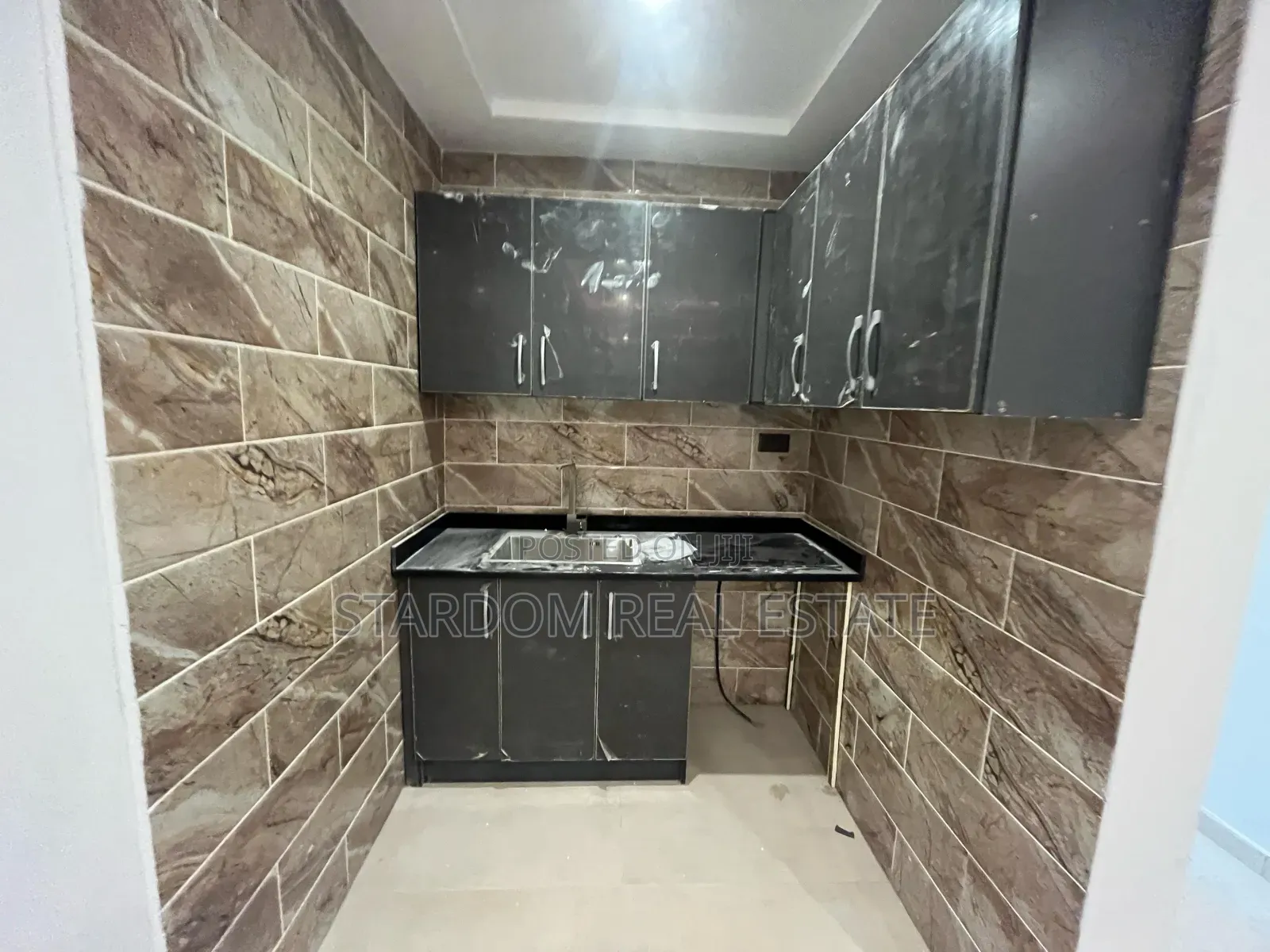 1bdrm Apartment in Adjiriganor for rent