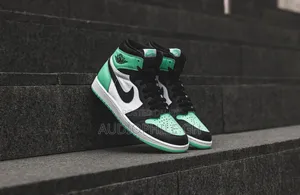 Air Jordan 1 Retro High Og Green Glow Sneakers